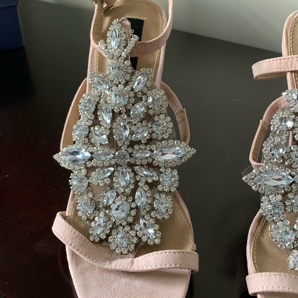 Heels - Picture 5 of 8